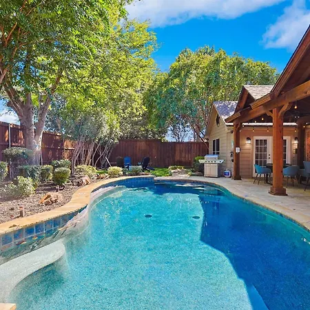 5Bd 2Ba W Backyard Oasis Pool Jacuzzi Firepit Villa